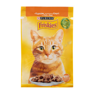 Вологий корм для дорослих котів Purina Friskies з куркою шматочки в соусі 85 г